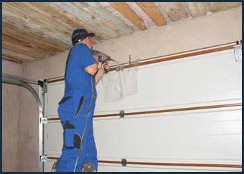 Garage Doors Store Repairs Mesa, AZ 480-553-9215 - cont-gdr-door-repair-08m